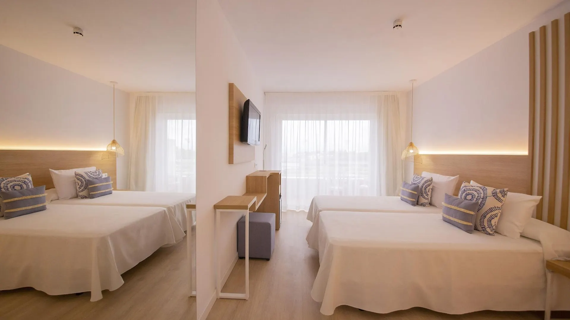Hotel Cala Font Salou 4*,  Hiszpania